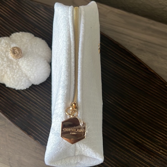 New cute Guerlain cosmetic bag BUNDLE 💄 - Picture 8 of 8